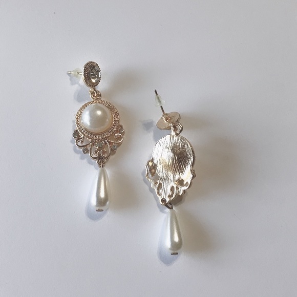 Pearls earrings, NWOT - Picture 5 of 5